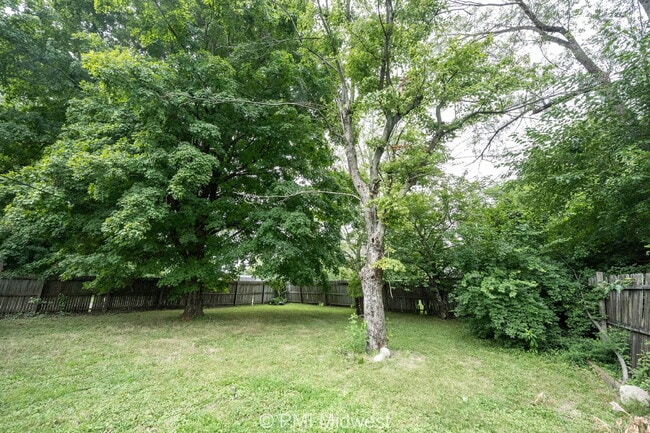 Building Photo - "Charming 3-Bedroom Home in Anderson, IN with Spacious 1136 Sq Ft Layout!"