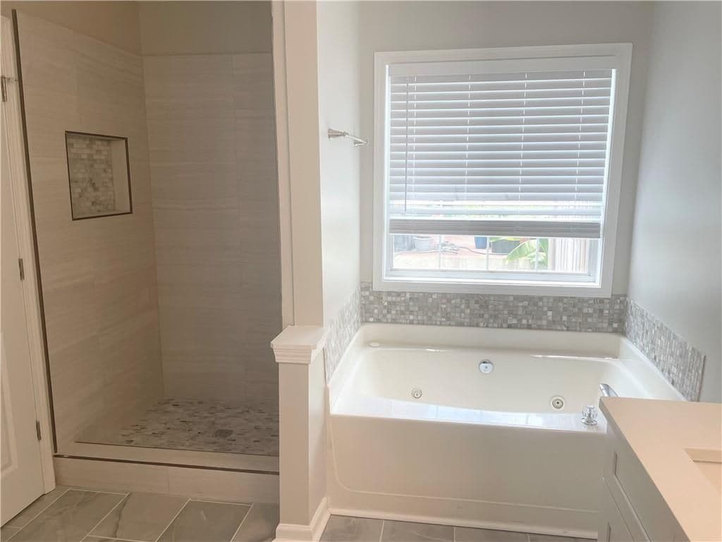 Building Photo - 2715 Sterling Creek Pointe