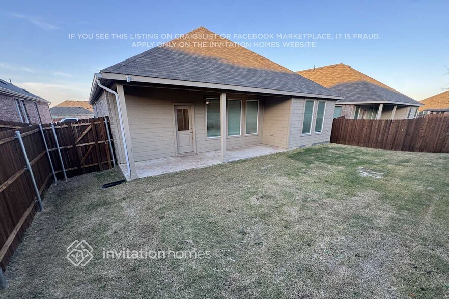 Building Photo - 325 Sedalia Trl