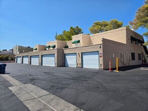 Building Photo - A Fabulous 2 Bed, 2 Bath, 1 Car Attached G...