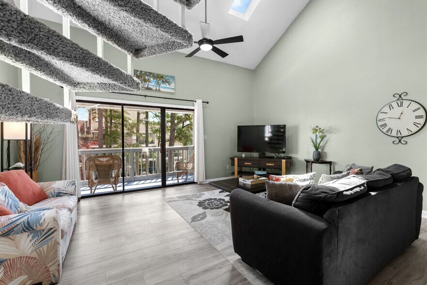 Building Photo - 1890E Auburn Ln