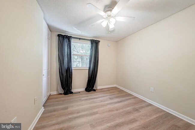 Building Photo - 9802 Brightlea Dr