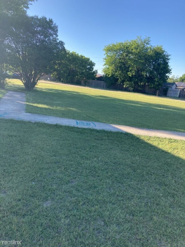 Building Photo - 3 br, 2 bath House - 680 Nola Ruth Blvd