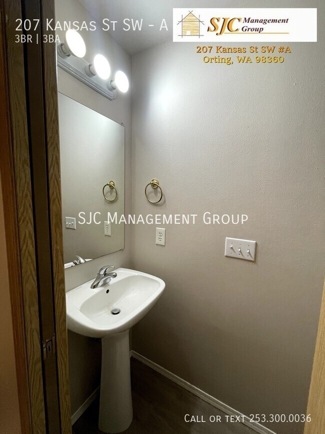 Building Photo - 207 Kansas St SW