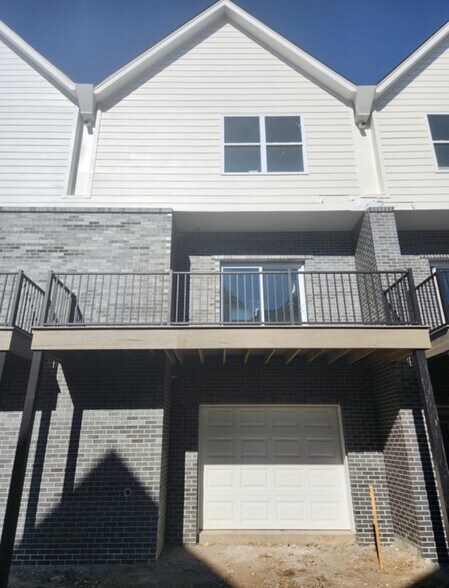 Building Photo - 2005 Franklin St