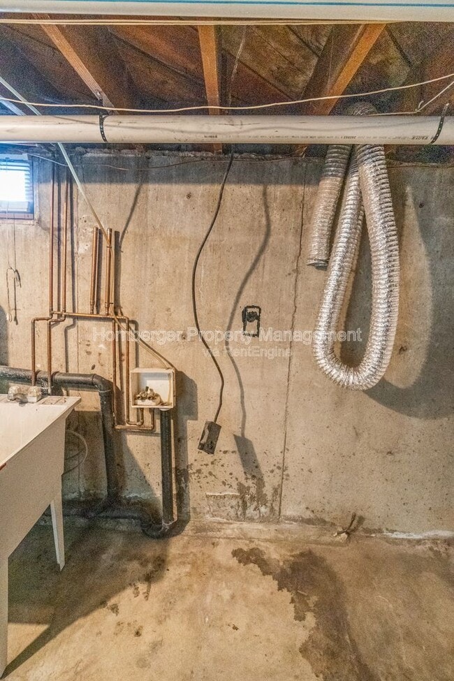 Building Photo - 4614 N Whitehouse St