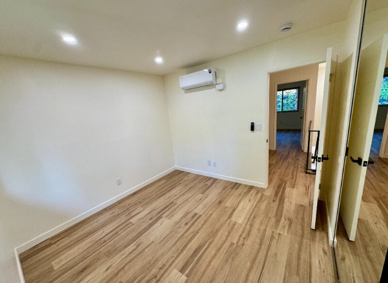 Building Photo - 6624 Bell Bluff Ave