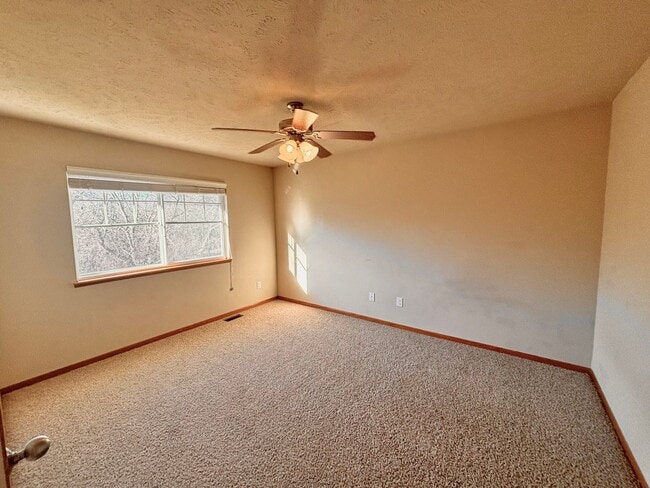 Building Photo - 1758 N 177th Plaza