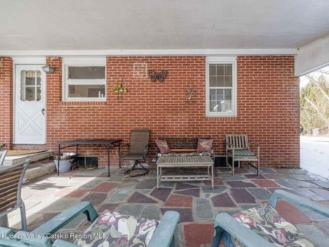 Building Photo - 11 Julia Ave