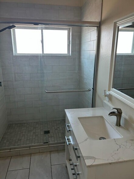 Building Photo - 2520 Garvin Ave