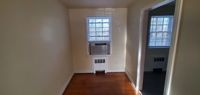 Building Photo - 1208 Whilden Pl