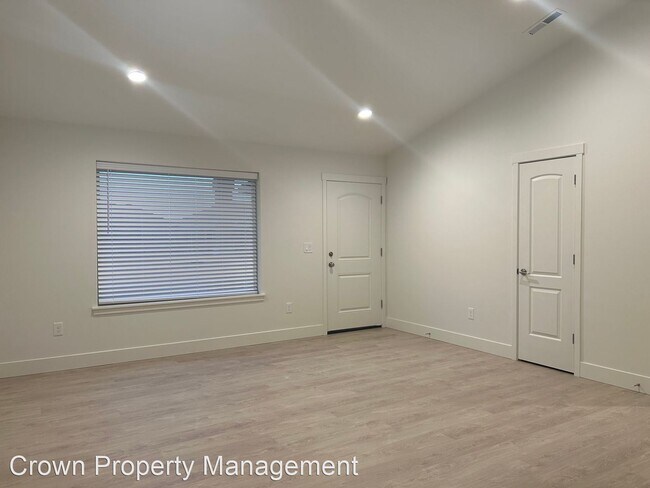 Building Photo - 3 br, 2 bath House - 10501 Chinook Dr.