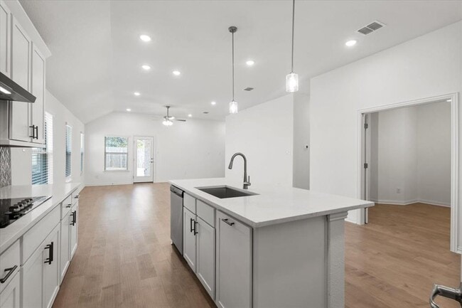 Building Photo - 1429 Cole Ests Dr