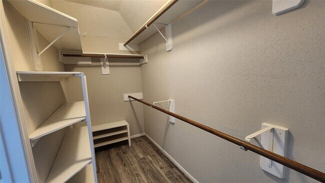 Building Photo - 4543 Westray Dr