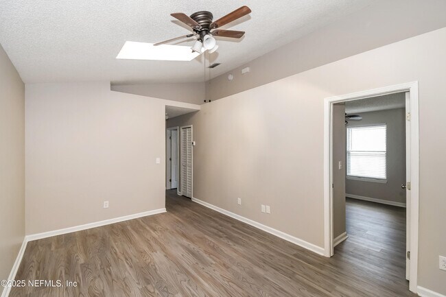 Building Photo - 5118 Somerton Ct