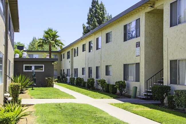 Building Photo - Sequoia Ridge