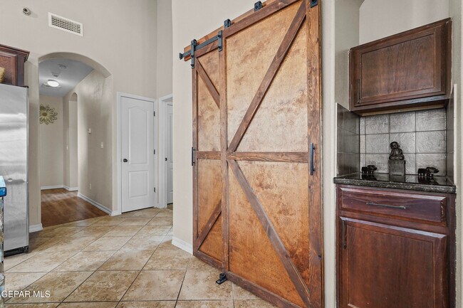 Building Photo - 14660 Spanish Point Dr