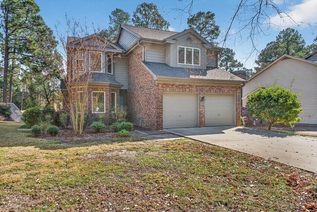 Building Photo - 205 Club Villa Dr W