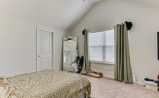 Building Photo - Summerton Village 2 Story Home