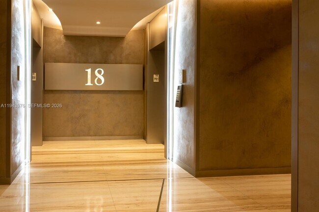 Building Photo - 1000 Brickell Plaza