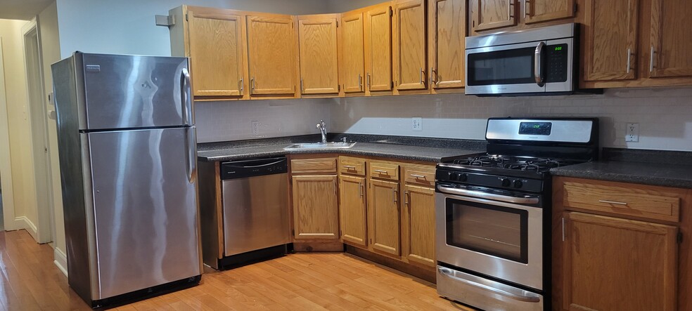 Kitchen with stainless appliances - 423 N Preston st