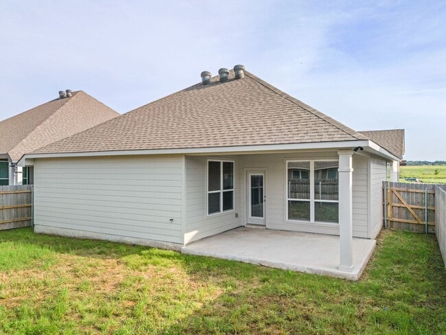 Building Photo - 7101 McGregor Lp
