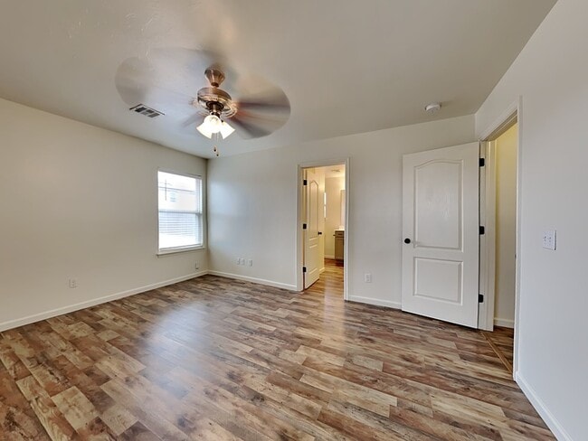 Building Photo - 2816 Sun Berry Way