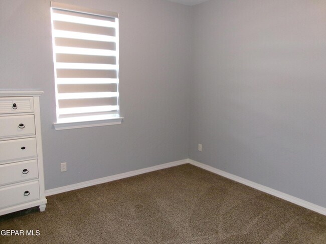 Building Photo - 6445 Villaggio Dr