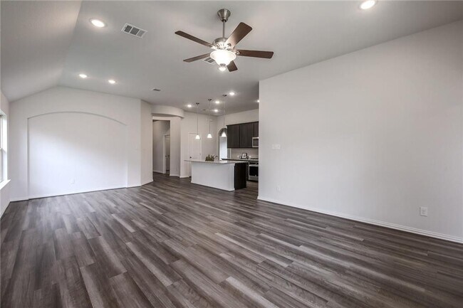 Building Photo - 708 Sunny Ridge Dr