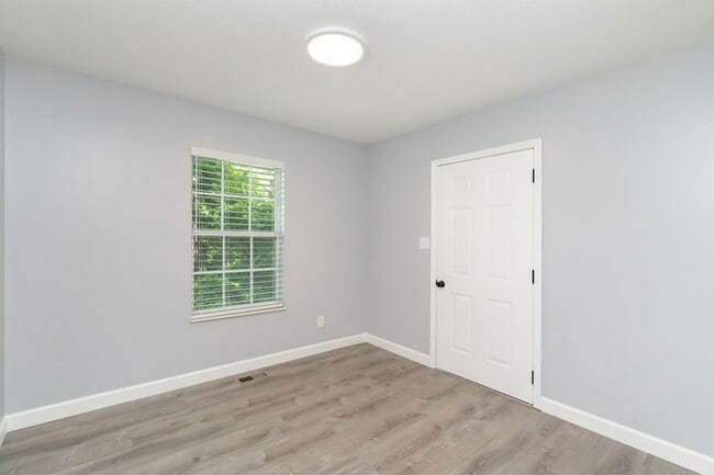 Building Photo - 1826 Tillery St NE
