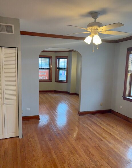 Building Photo - 2126 Kenilworth Ave