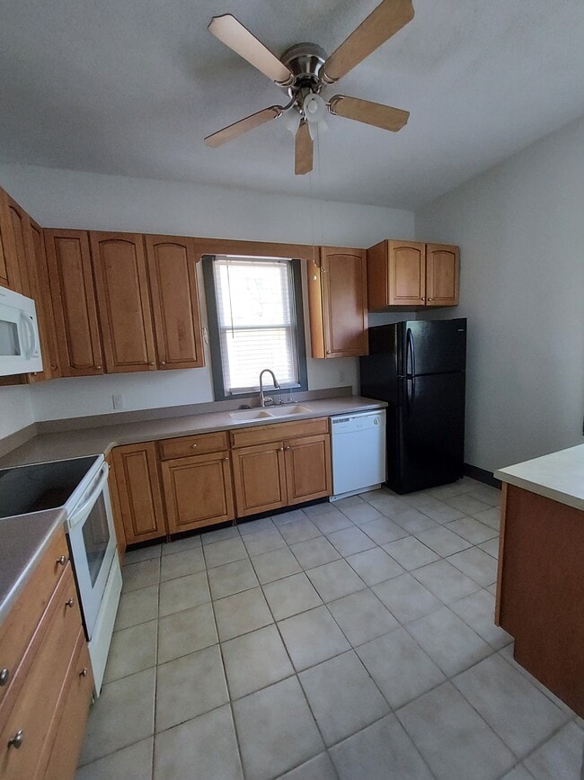 Building Photo - 3805 Lamar St