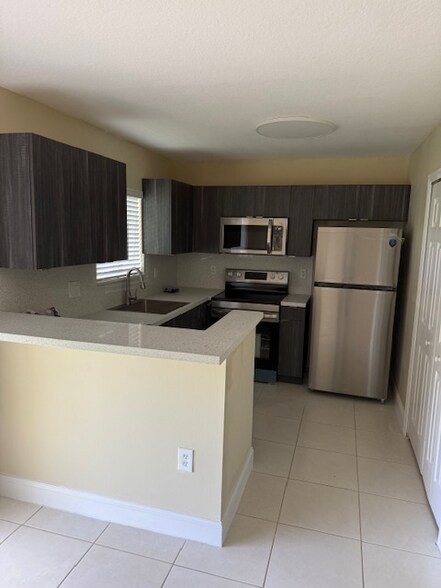Building Photo - 1261 SE 31st Ct