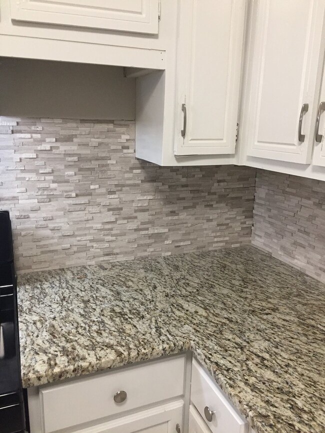 Building Photo - Don’t Miss Out! Look, Lease, and Live Specials EXTENDED to January 31st!