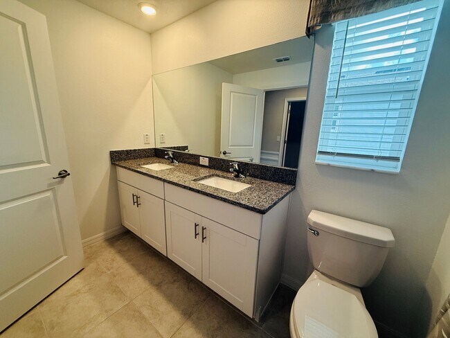 Building Photo - Townhouse in Land O' Lakes - The Townes at Lake Thomas