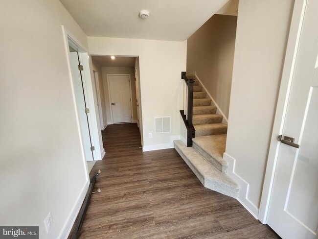 Building Photo - 844 New Castle Landing Dr