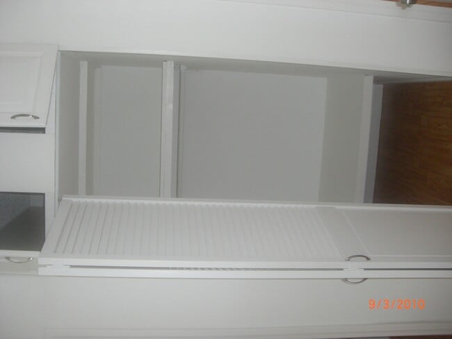 Lots of Storage - 1631 Michigan Ave