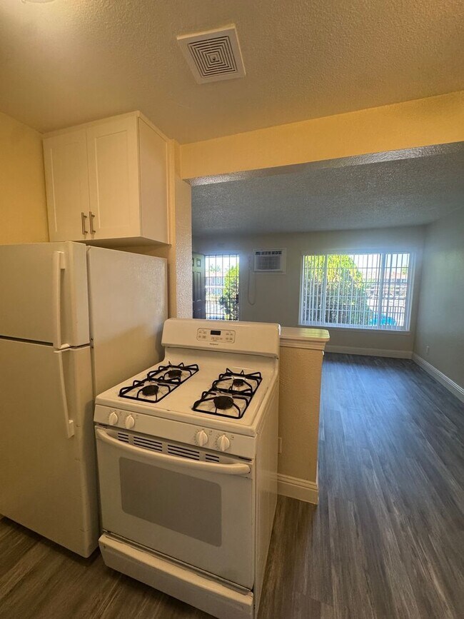 Building Photo - Welcome to SkyView Villa & Somerset Apartm...