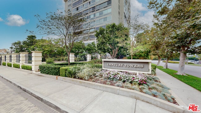 Building Photo - 2222 Ave of the Stars