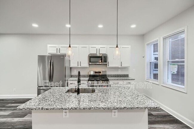 Building Photo - 518 Normandy Ave