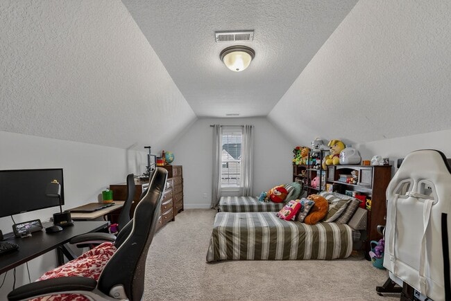 Building Photo - Spacious Stateside Home with Bonus Room & Screened-In Porch