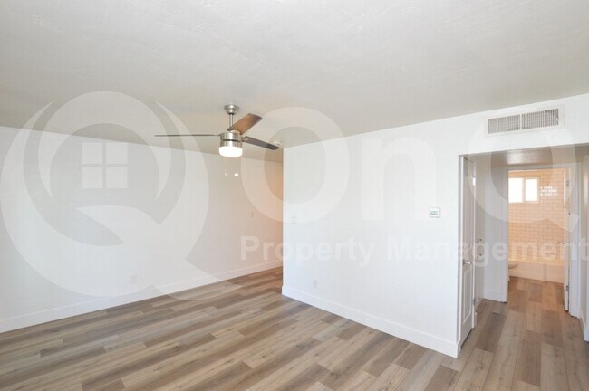 Building Photo - 1202 E Kaler Dr