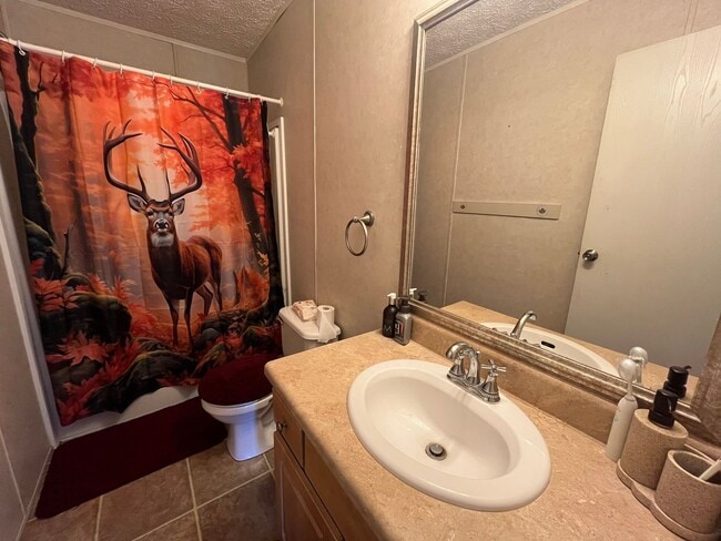 Building Photo - Spacious 3 Bedroom, 2 Bath Manufactured Home – Live Oak, FL