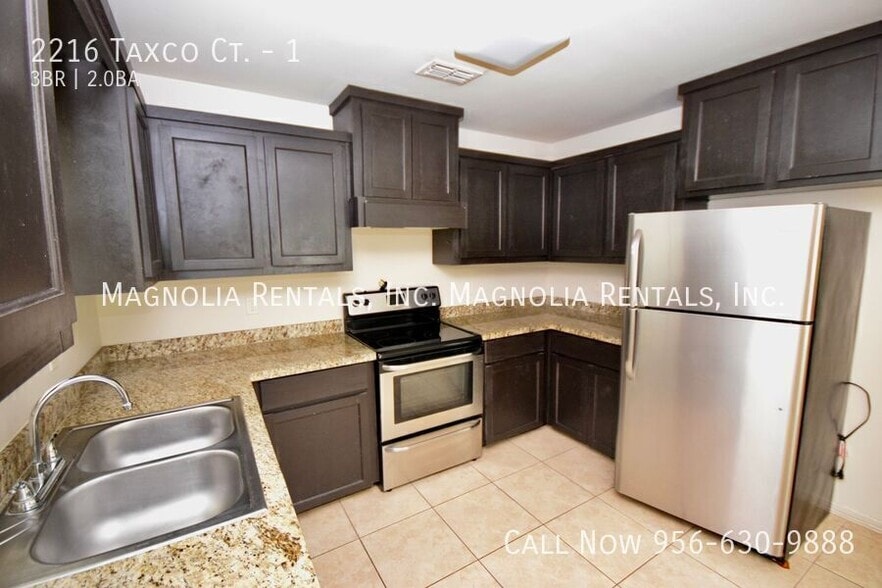 Building Photo - 2216 Taxco Ct