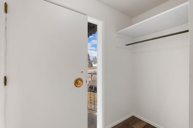 Building Photo - Charming Bungalow in Evergreen