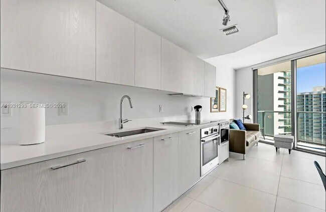 Building Photo - 501 NE 31st St