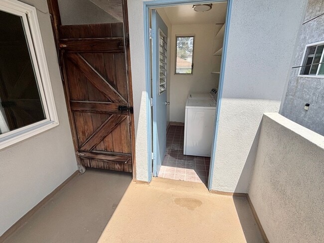 Building Photo - Quiet Back Unit with Garage and Washer/Dryer