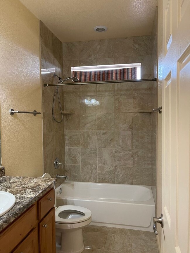 Building Photo - 422 Storm Ridge Dr