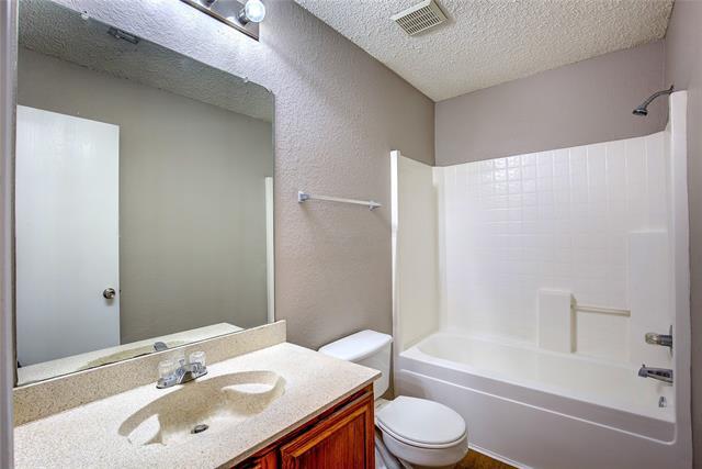 Building Photo - 2363 Laurelhill Ln