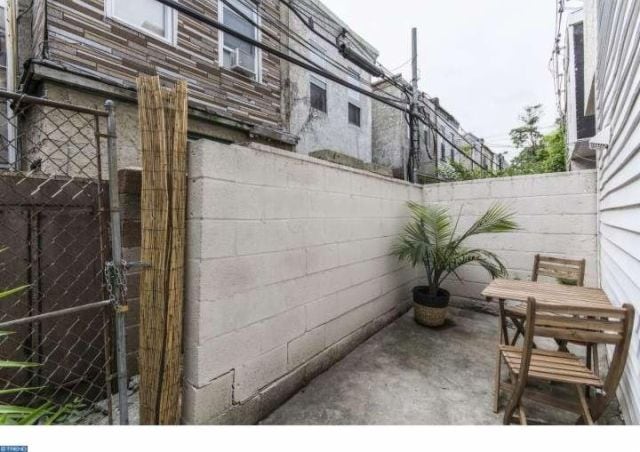 Building Photo - 1254 S Bonsall St